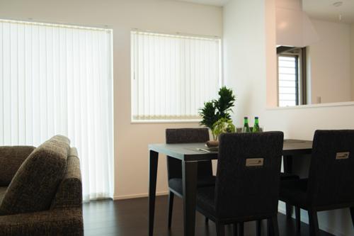 Other introspection. living ・ From large windows facing the dining southeast, Light of the sun will have plenty.