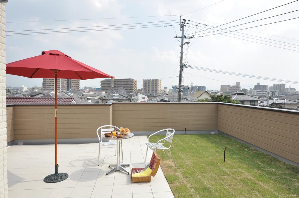 13 square meters roof garden. Friends and barbecue, Children's park, Dog run, Home garden, Outdoor restaurant ... enjoy are endless! Holiday leisurely to beer, Not fun in the resort mood?. 13 square meters roof garden. Friends and barbecue, Children's park, Dog run, Home garden, Outdoor restaurant ... enjoy are endless!