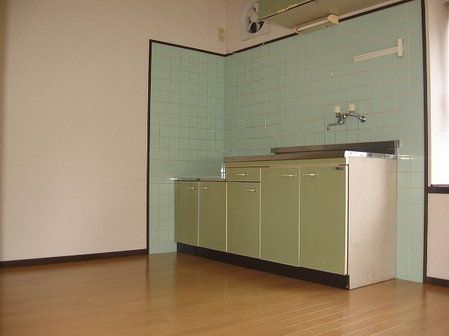 Kitchen. Tiled kitchen wiping of oil dirt is easier