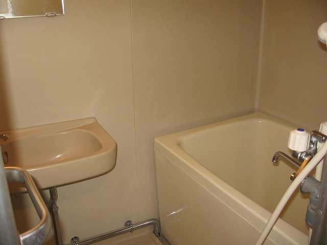 Bath. Attached also mirror the washstand, Tsukaimichi is ◎