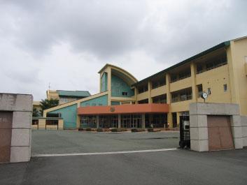 Primary school. Sakuragi 1100m to the East Elementary School