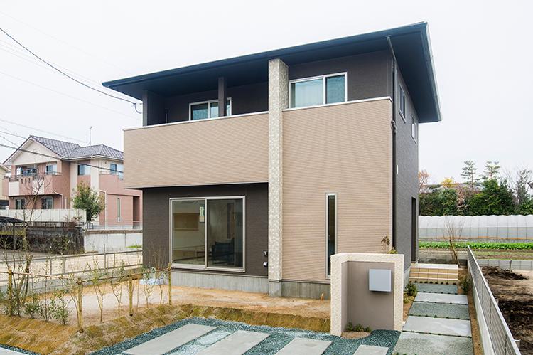 Local appearance photo. Model house exterior photo of. It was located in a quiet residential area, It is one house in the subdivision of all 5 compartment.