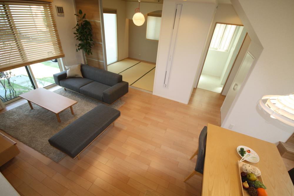 Living. Place where families gather. We have designed the floor plan to the center of the living room.