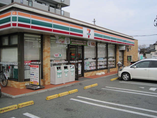 Convenience store. Seven-Eleven Kumamoto Akitsu 2-chome up (convenience store) 398m