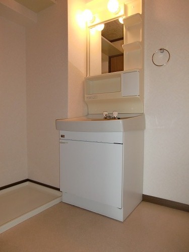 Other. Independent wash basin ・ Washing machine Storage ☆