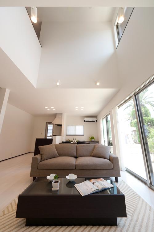 Living. Summarized in the No. 12 area model house white and black, Living in a modern atmosphere.