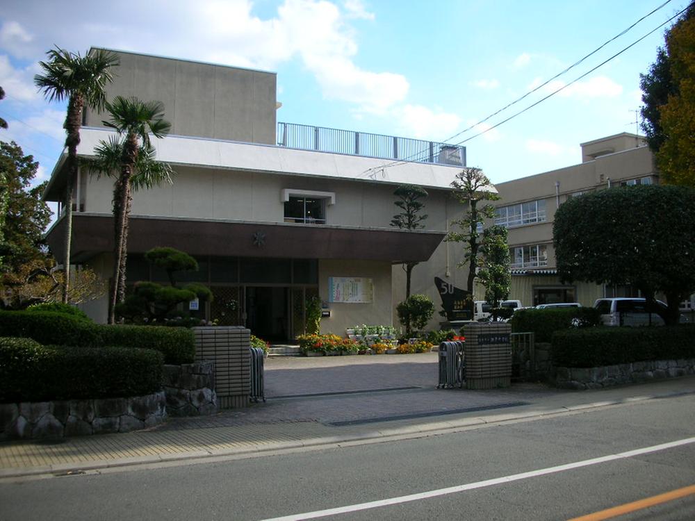 Junior high school. Koto 2190m until junior high school
