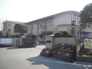 Junior high school. 2920m to flood south junior high school