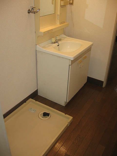 Washroom. This breadth of undressing space also can be secured.