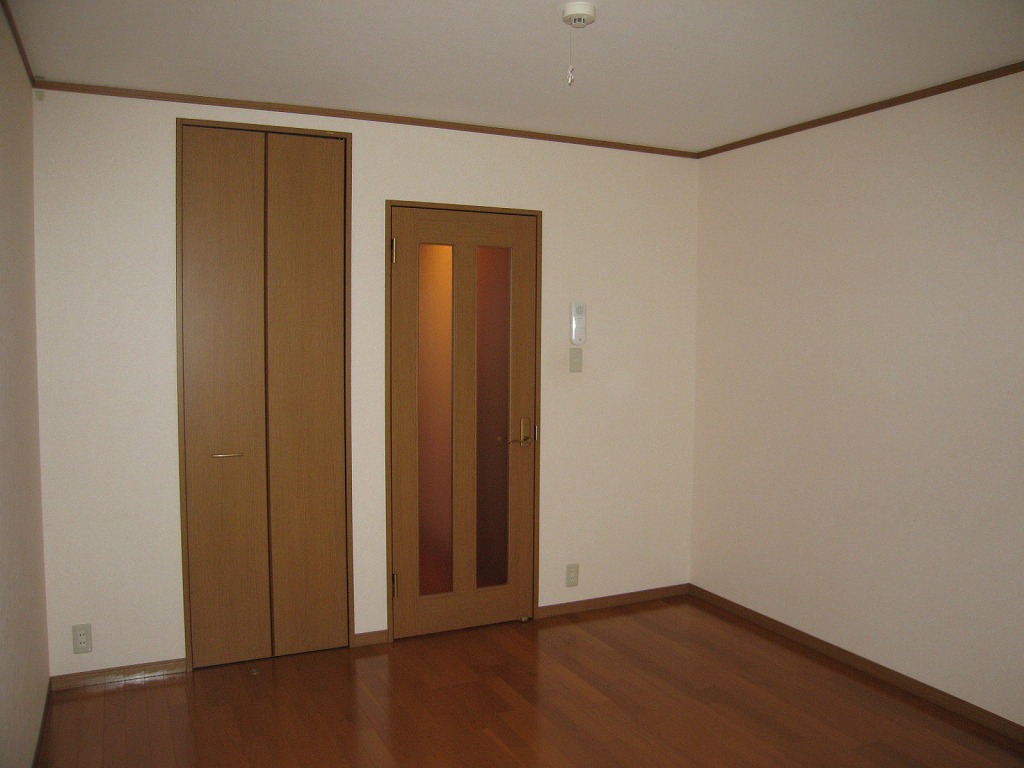 Other room space. 8.6 Pledge Western-style (photo is of the same type)