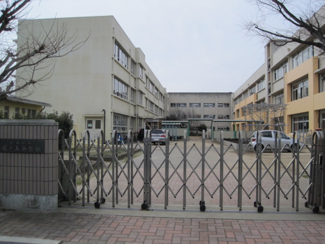 Primary school. 592m until the Kumamoto Municipal Onoue elementary school (elementary school)