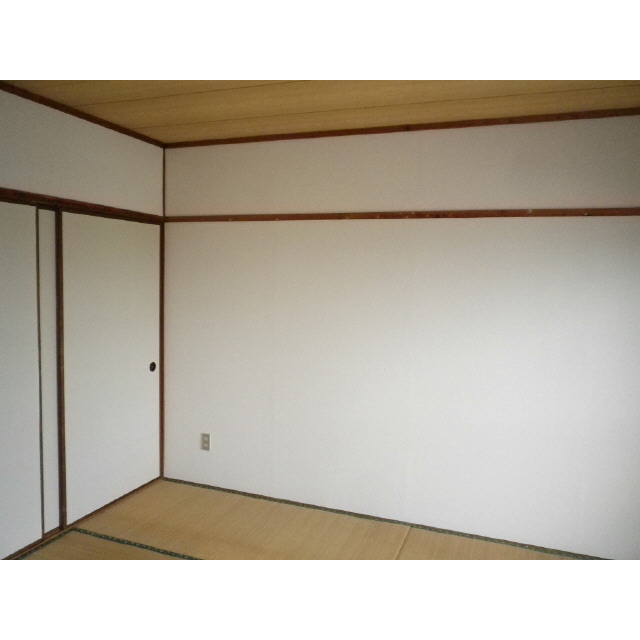 Living and room. Japanese-style room ・ Southeast side