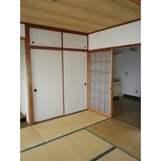 Living and room. Japanese-style room ・ Southwest side