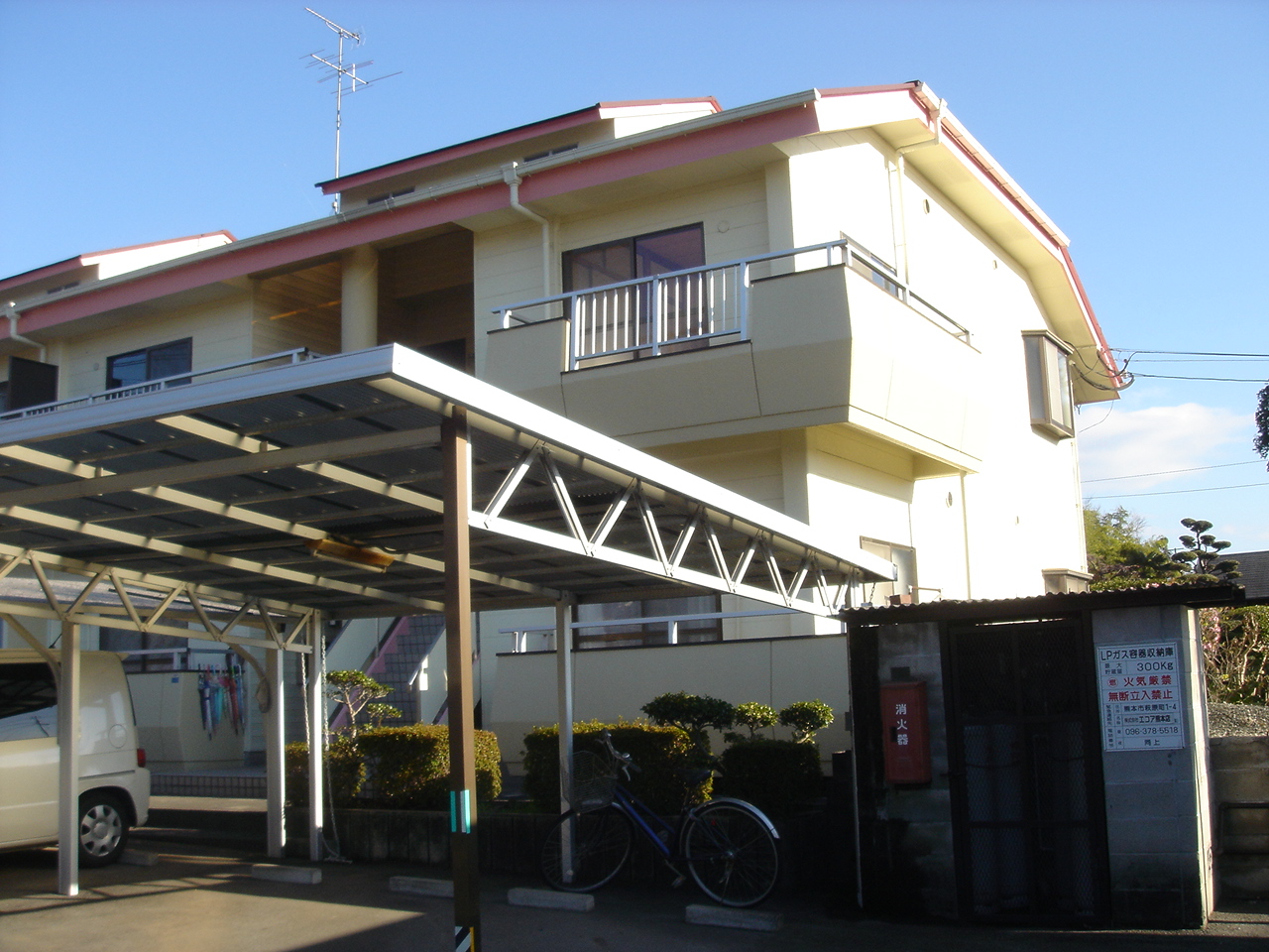 Building appearance. All eight households, Southeast Corner Room