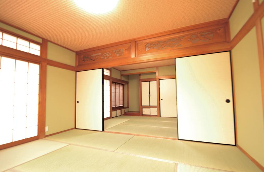 Non-living room. Is a Japanese-style room of 2 between the More! 