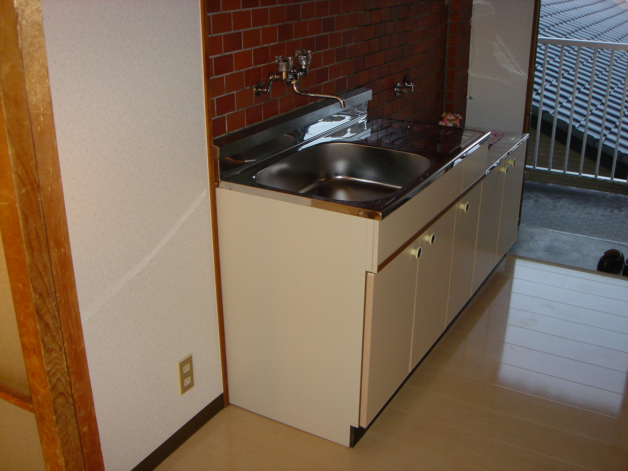 Kitchen. Sink new!