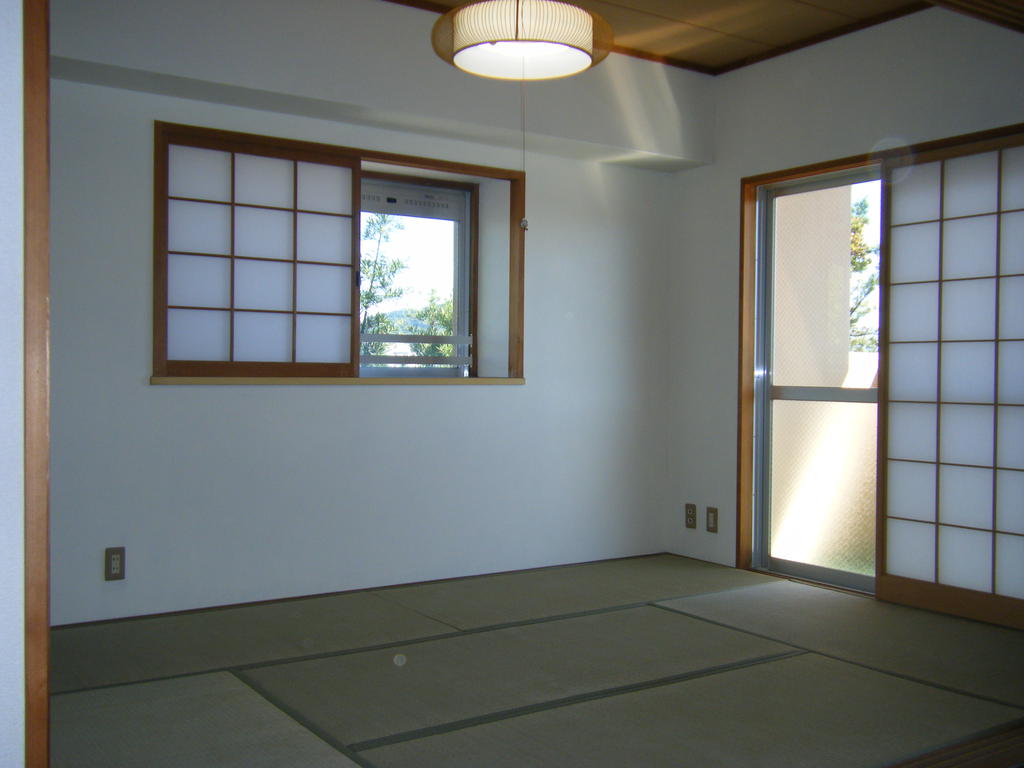 Other room space. Corner room Japanese-style room