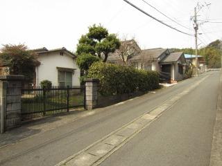 Local photos, including front road. East on public roads ・ Living environment good
