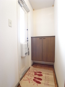 Entrance. Entrance double lock ・ Cupboard with