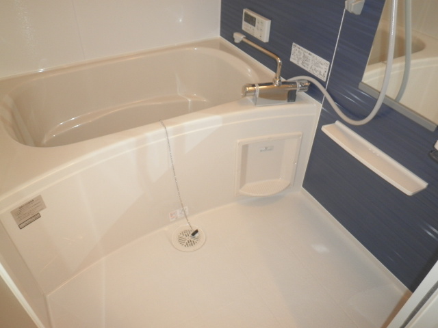 Bath. Similar photo