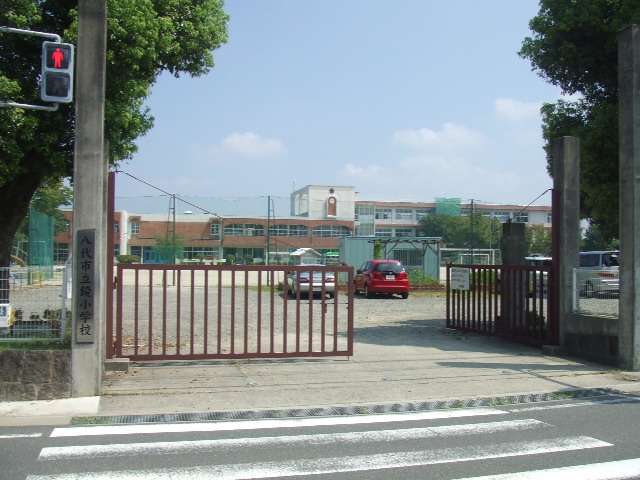 Primary school. 313m until Yashiro Municipal mirror elementary school (elementary school)