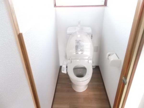 Toilet. Replaced with a new | hot water ・ Hot seat with function