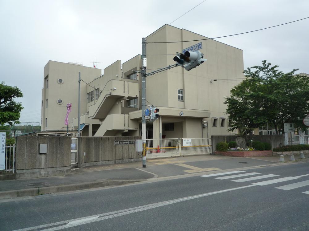 Primary school. 1100m until Minami Terada Elementary School