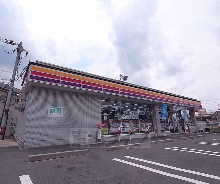 Convenience store. 420m to Circle K Joyo Kitashuzu shop