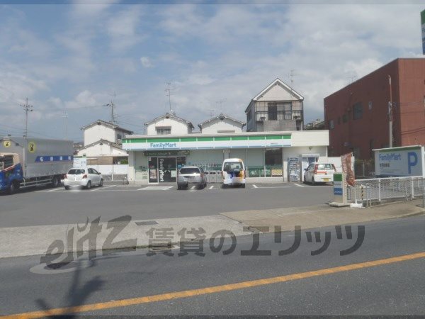 Convenience store. 250m to FamilyMart Chengyang Terada store (convenience store)