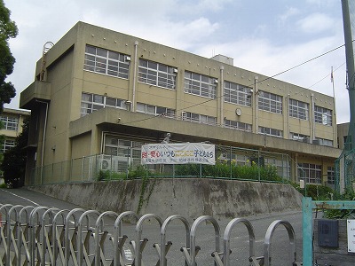 Primary school. Terada 350m up to elementary school (elementary school)
