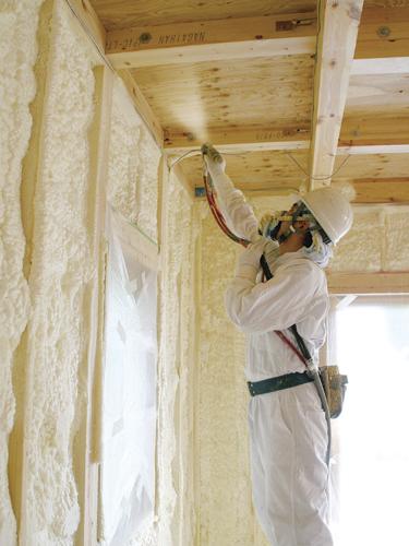 Construction ・ Construction method ・ specification. Rigid urethane foam that is used in the attic and walls, Have done a foam construction of on-site. This, Fine portion can also be constructed without a gap, Can maintain high airtightness (foam-in-place construction Description Photos)