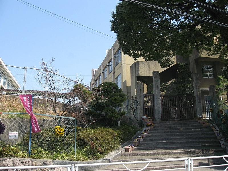 Primary school. Chengyang 507m up to municipal Terada Elementary School