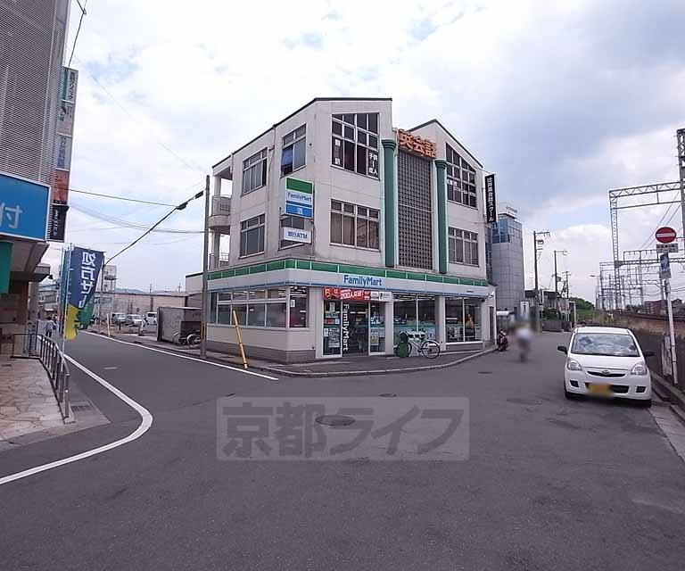 Convenience store. FamilyMart Tonosho Station store up to (convenience store) 58m