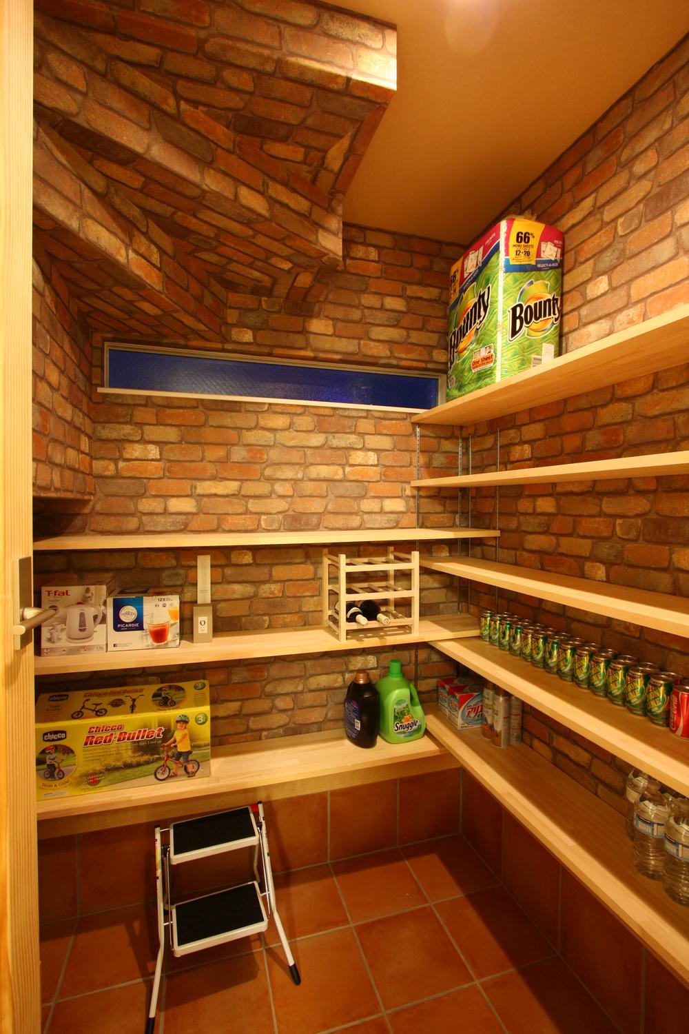 Receipt. Not only as a "food-seller" pantry of our push, You can also use it as a storage. 