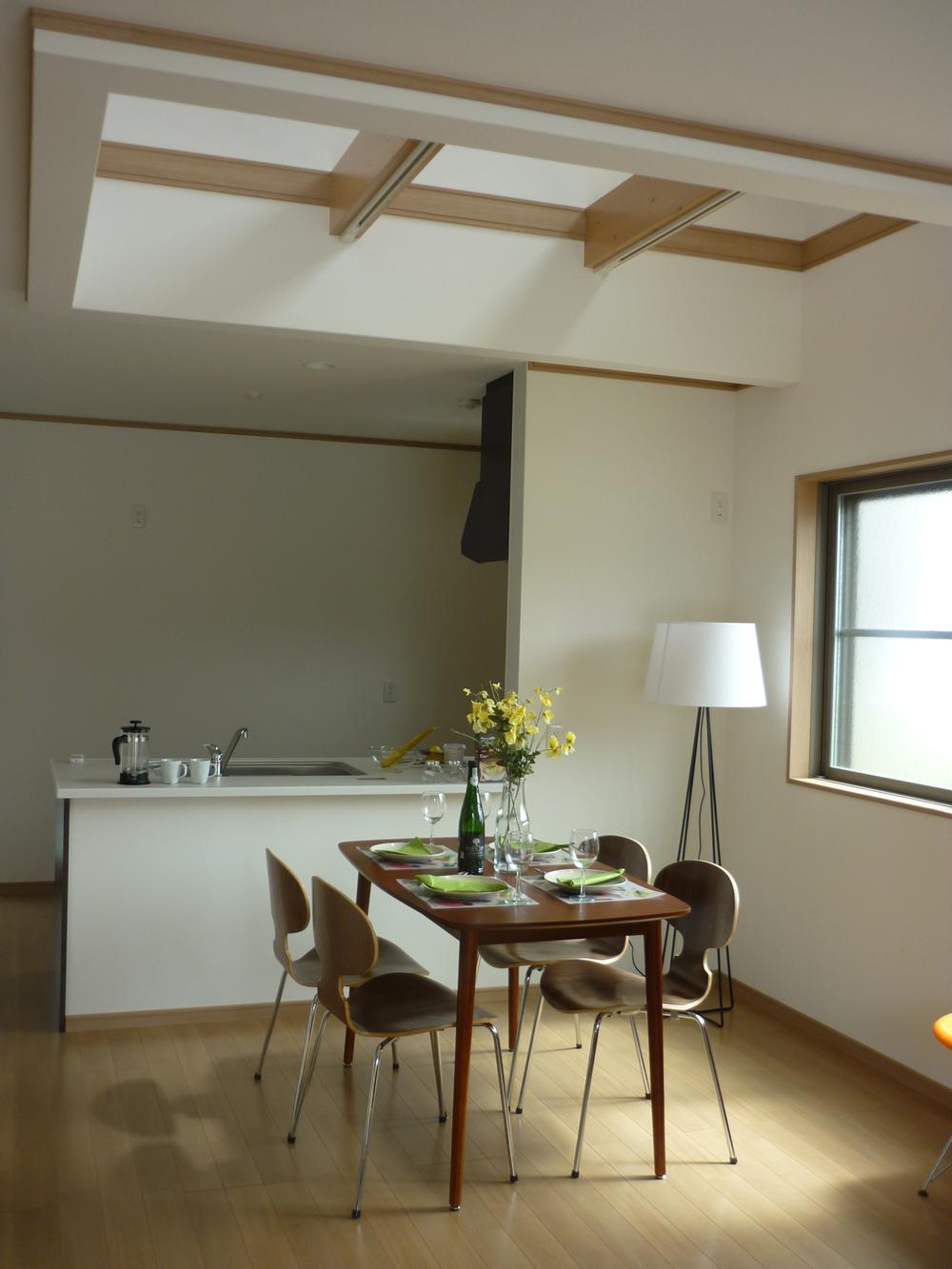 Kitchen. In model house kitchen face-to-face kitchen adopted, You can dish overlooks the room