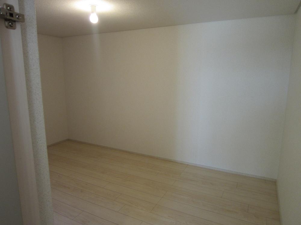 Receipt. In addition to ceiling storage, Also attic storage! Easy this is to use! ! 