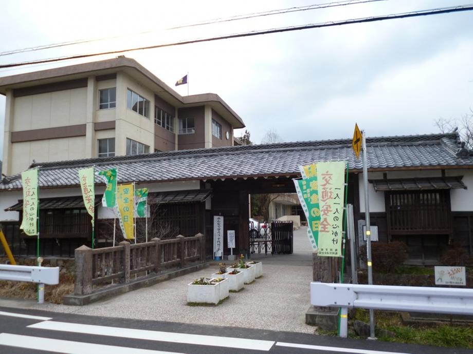 Primary school. Kameoka Municipal Sendai River up to elementary school 811m