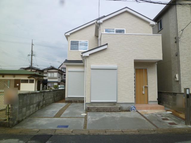 Local appearance photo. Local (10 May 2013) Shooting