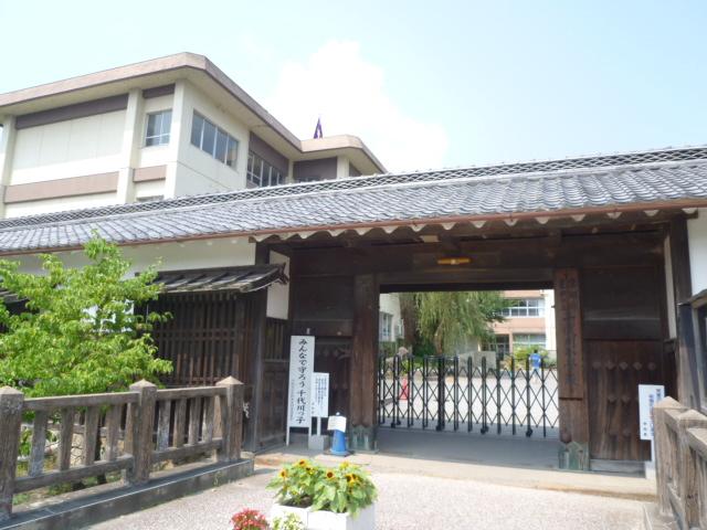 Primary school. Kameoka Municipal Sendai River up to elementary school 1090m