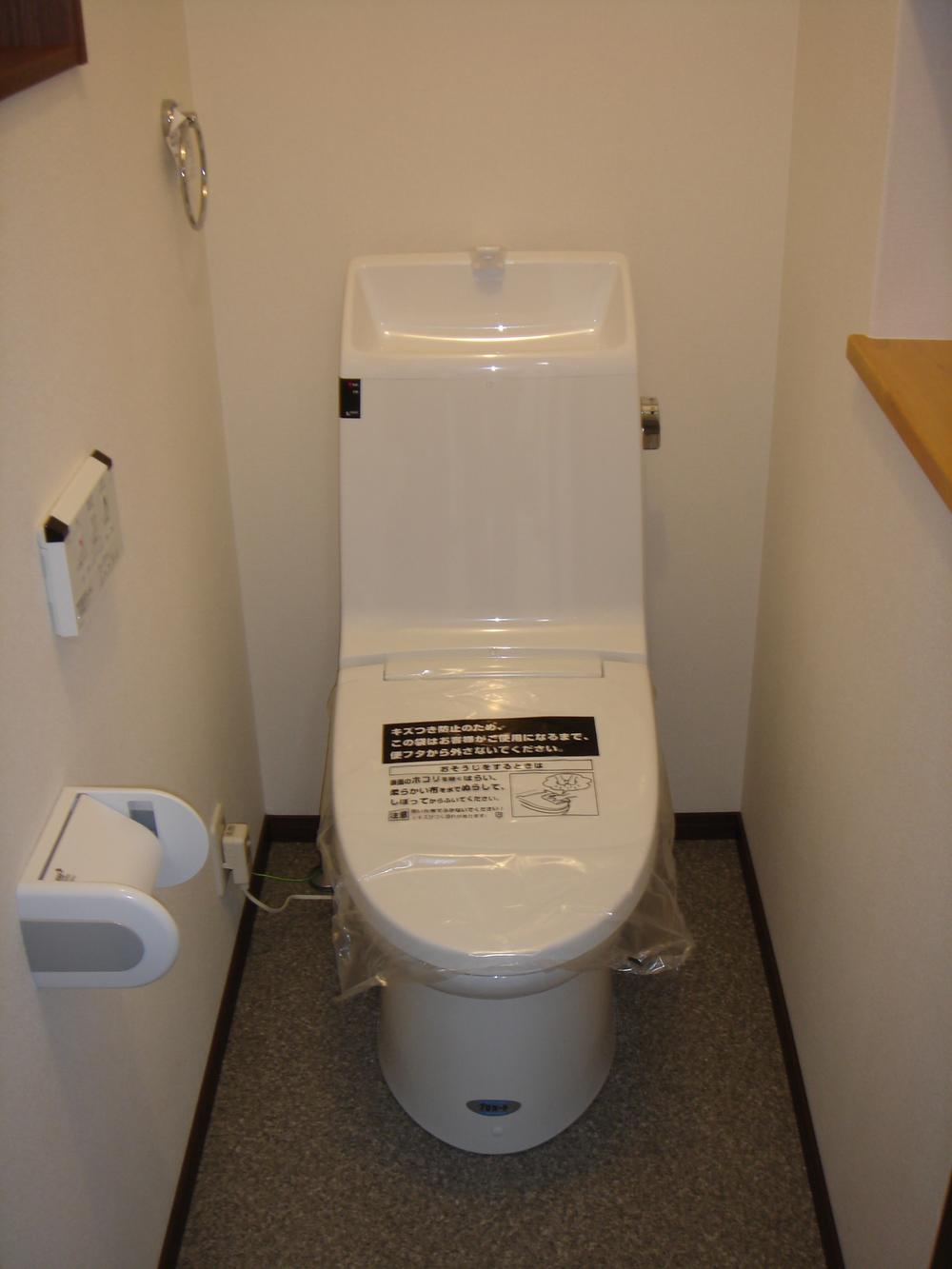 Toilet. Toilet (March 2013) Shooting