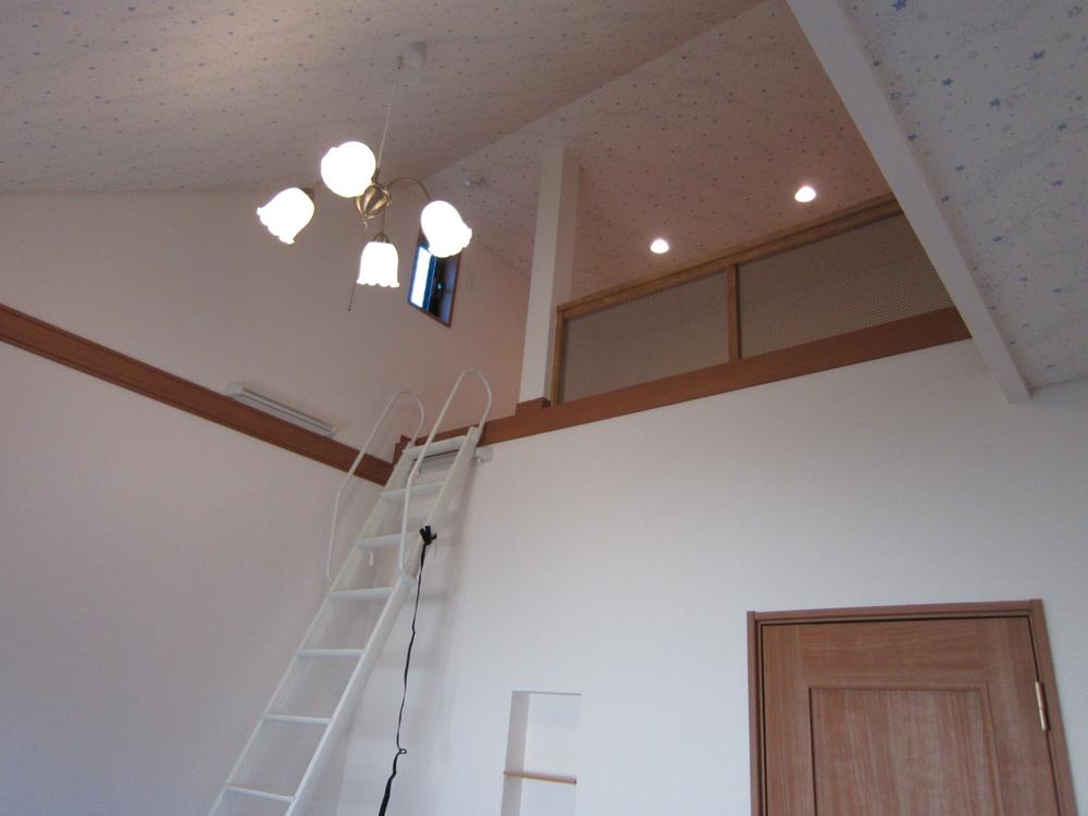 Non-living room. Since there are 3 Pledge of loft, The room is you can use spacious and you! 