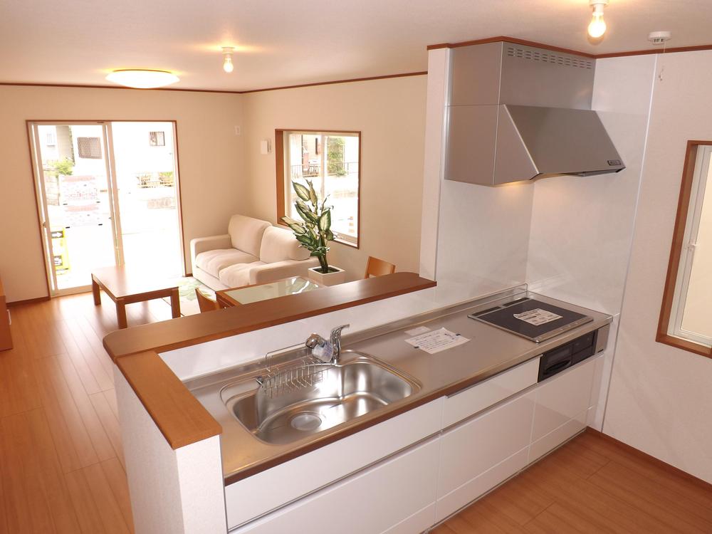 Kitchen. Same specifications photo (kitchen) Smart system kitchen of white keynote IH stove installed! 