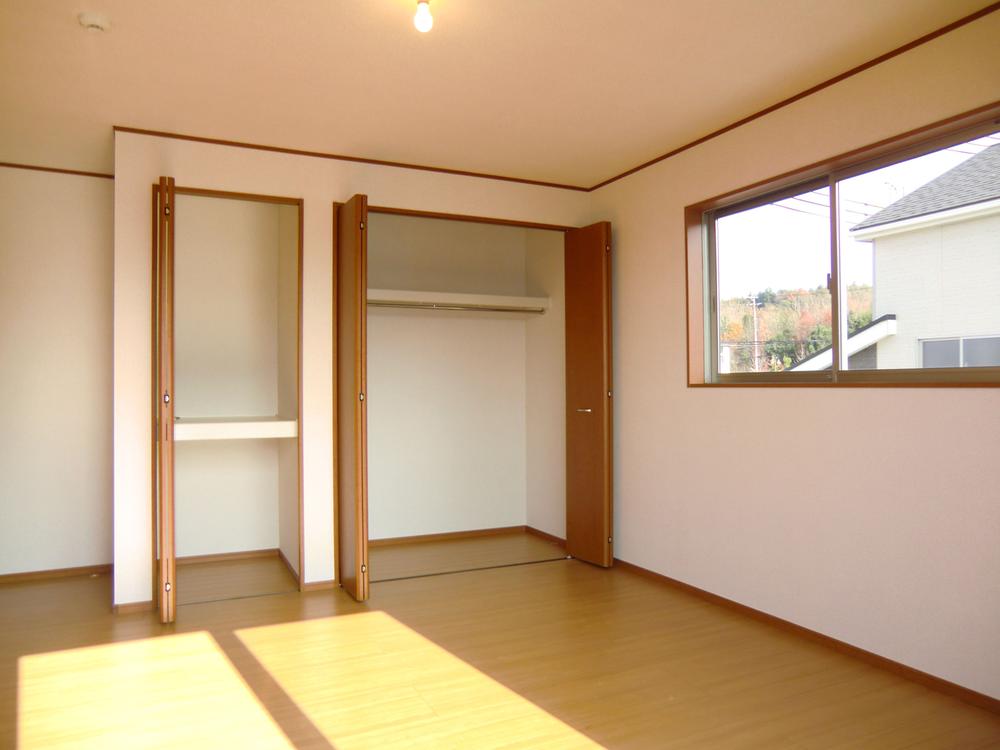 Other. Same specifications photos (Western-style)