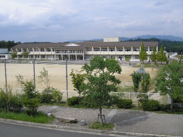 Primary school. 532m until kizugawa stand Umemidai elementary school (elementary school)