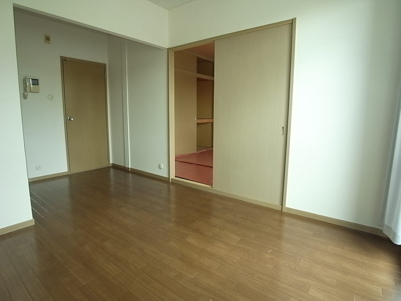 Living and room. Guests can relax in the LDK of comfortable space ☆