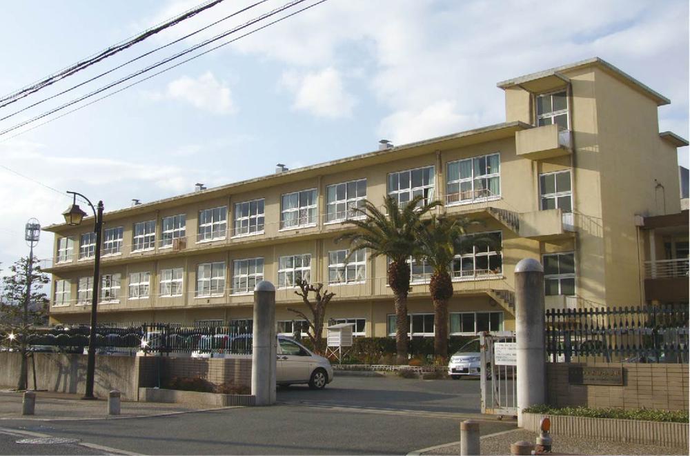 Primary school. Kizugawa stand Kizu to elementary school 2478m