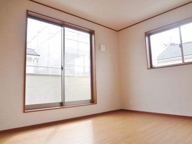 Non-living room. Second floor 6 Pledge