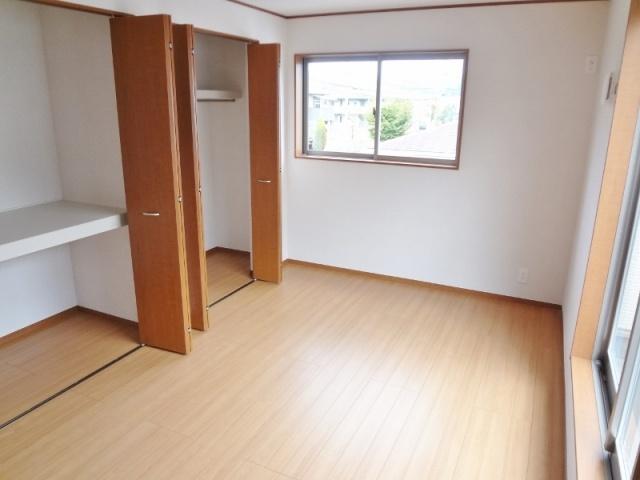 Non-living room. Second floor 8 pledge