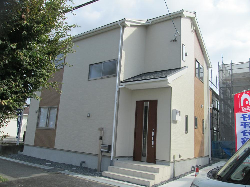 Local appearance photo. Please come to feel free because you cage the salesman in charge of the local appearance is a photo site. 