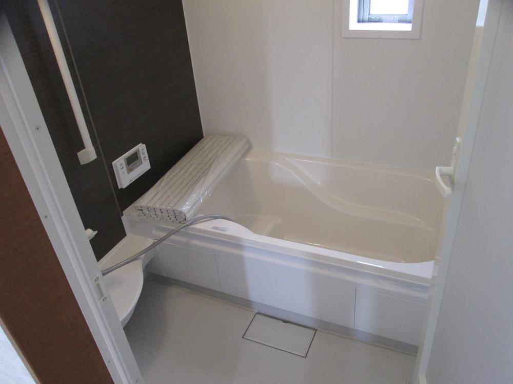 Bathroom. Bathroom to heal fatigue of the day, spacious 1 tsubo or more